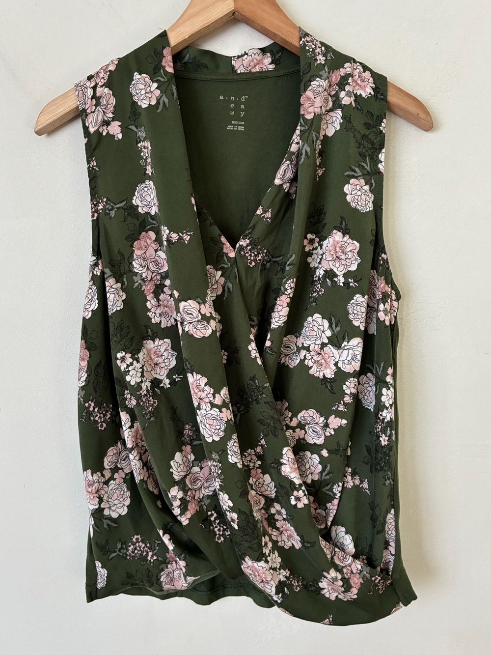 A New Day Boho Olive Green Floral Surplice Sleeveless Blouse Medium